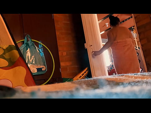 ❤️ Ny dadatoako dia manaraka ahy ho any amin'ny douche, dia manadala ahy izy rehefa mandro aho. Super vetaveta amin'ny pôrnôgrafia mg.eggporncomics.ru ﹏